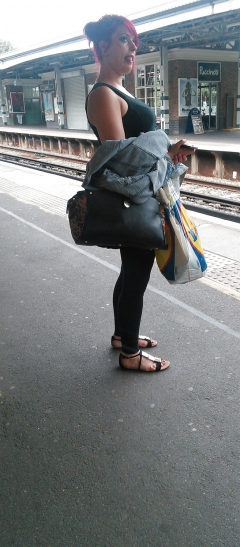 Londonperv\'s Candids 2014 - At the Station vol 4