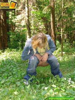 Frolicsome teen peeing - N