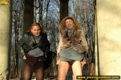 Girls pissing together outdoor - N