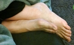 My wife\'s feet - N