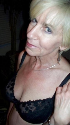 Alluring Granny! (57 y.o. Suzanne) - N