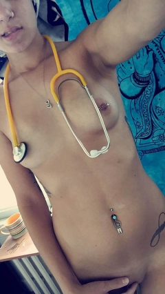 Is there a doctor in the house? - trainee doctor naked selfi - N
