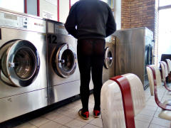 A la laverie en legging - N