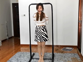 Chinese bondage - Cute girl tied and ticked