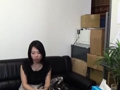 amateur-asian-solo-fucking-on-cam