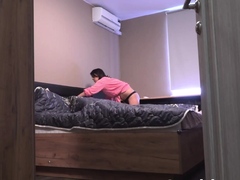 I filmed my nude GF doing her bed and now I jerk off