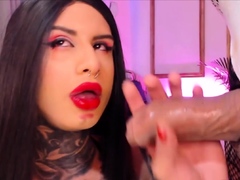 Gorgeous Shemale Gets Her Mouth Fucked