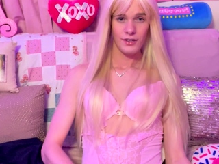 Shemale tranny enjoying solo masturbation