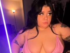 Big boob brunette masturbates on webcam